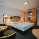 מלון Hotel Spiekeroog 3*